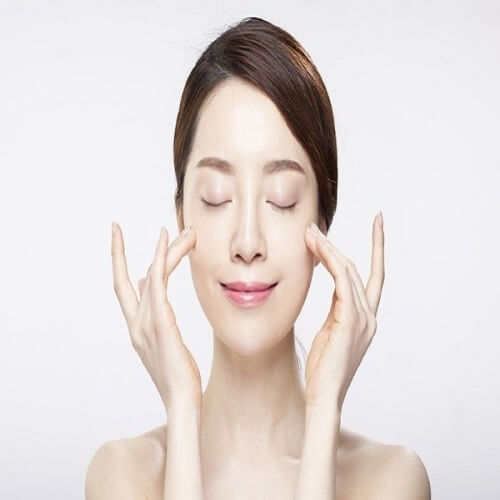 Người Nhật sở hữu làn da căng bóng, mịn màng nhờ massage mặt đúng cách